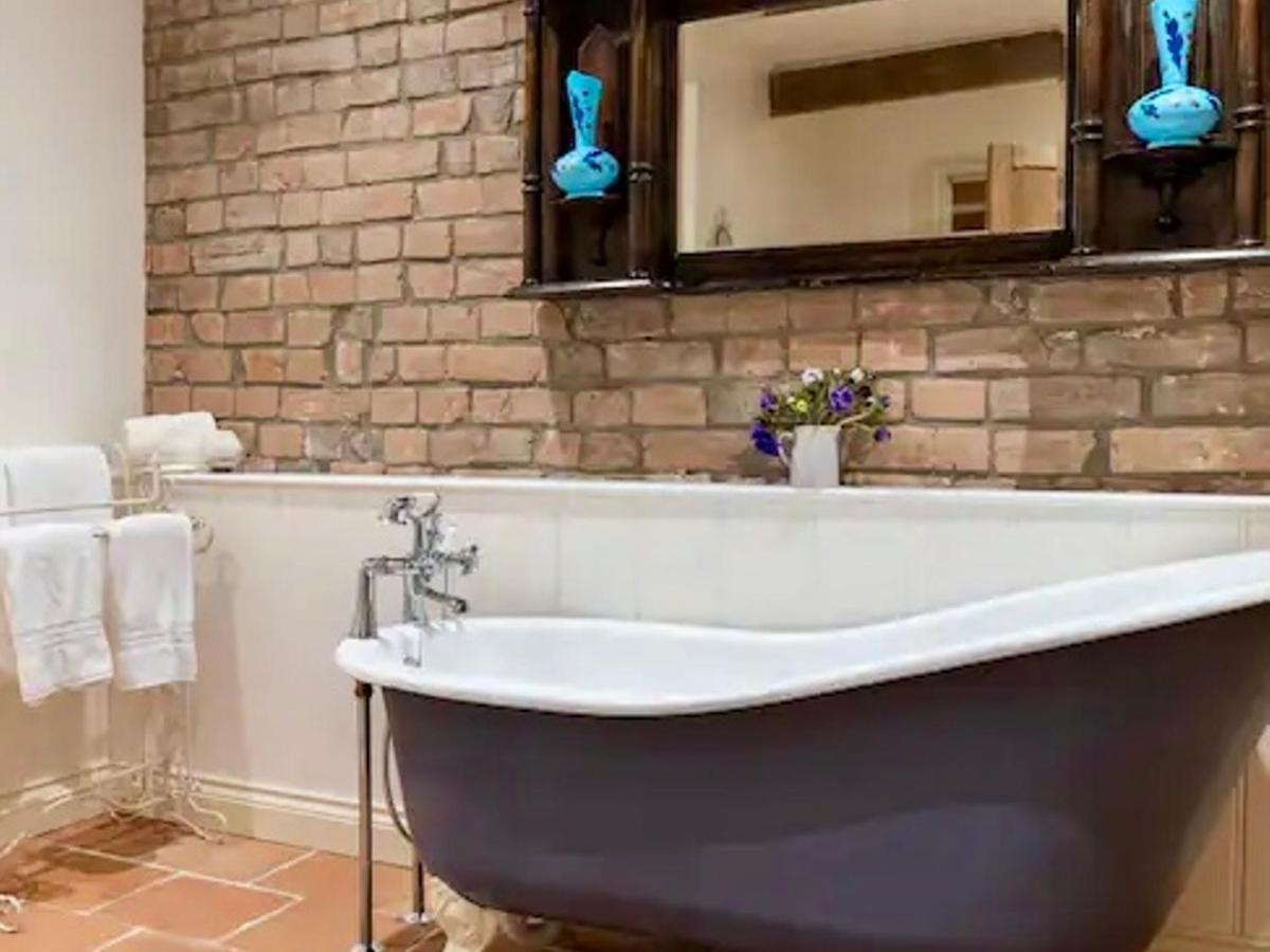 Pass The Keys Goose Feather Barn, Wedmore Luxury Cottage For Two Exterior foto