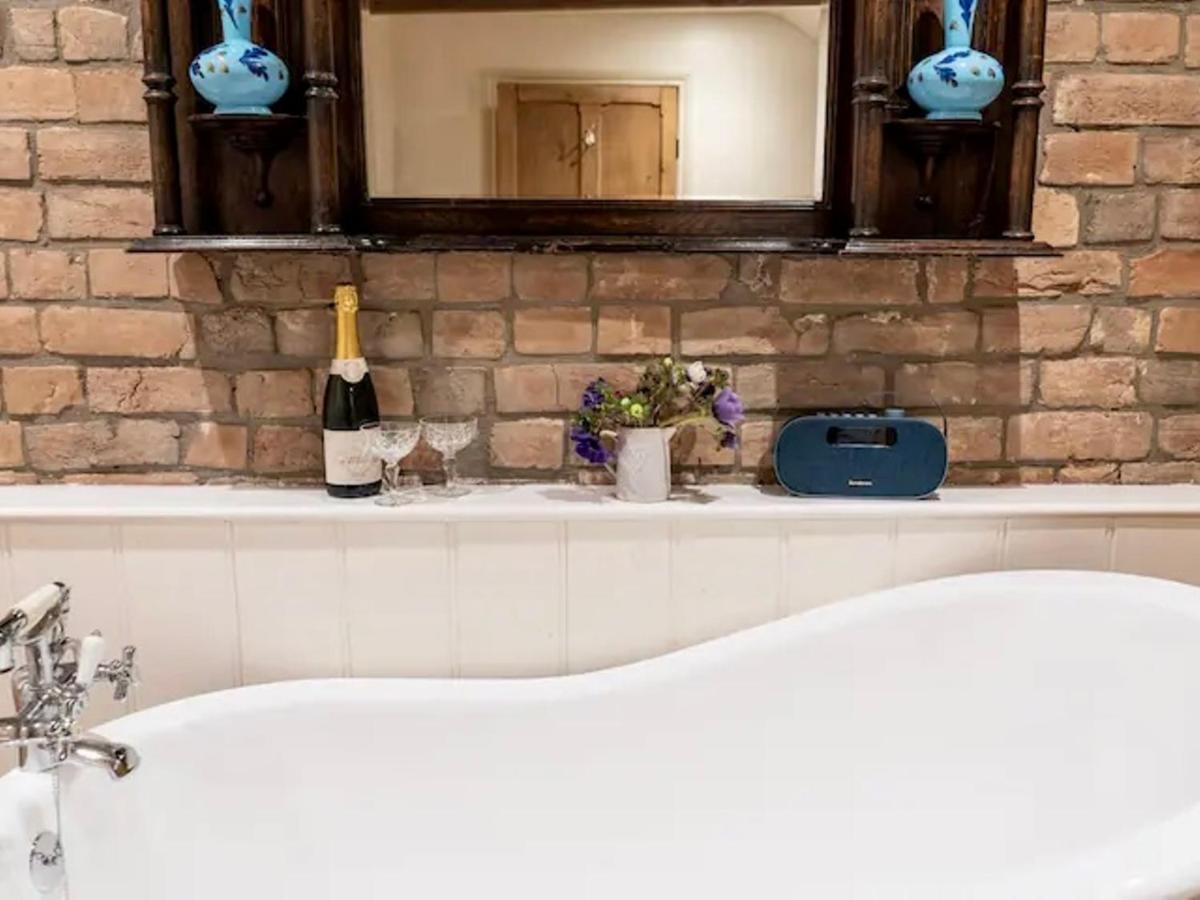 Pass The Keys Goose Feather Barn, Wedmore Luxury Cottage For Two Exterior foto